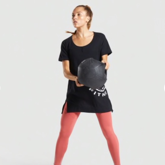 💙NWT💙GymShark Fitness Legacy Longline Tee - Picture 2 of 5